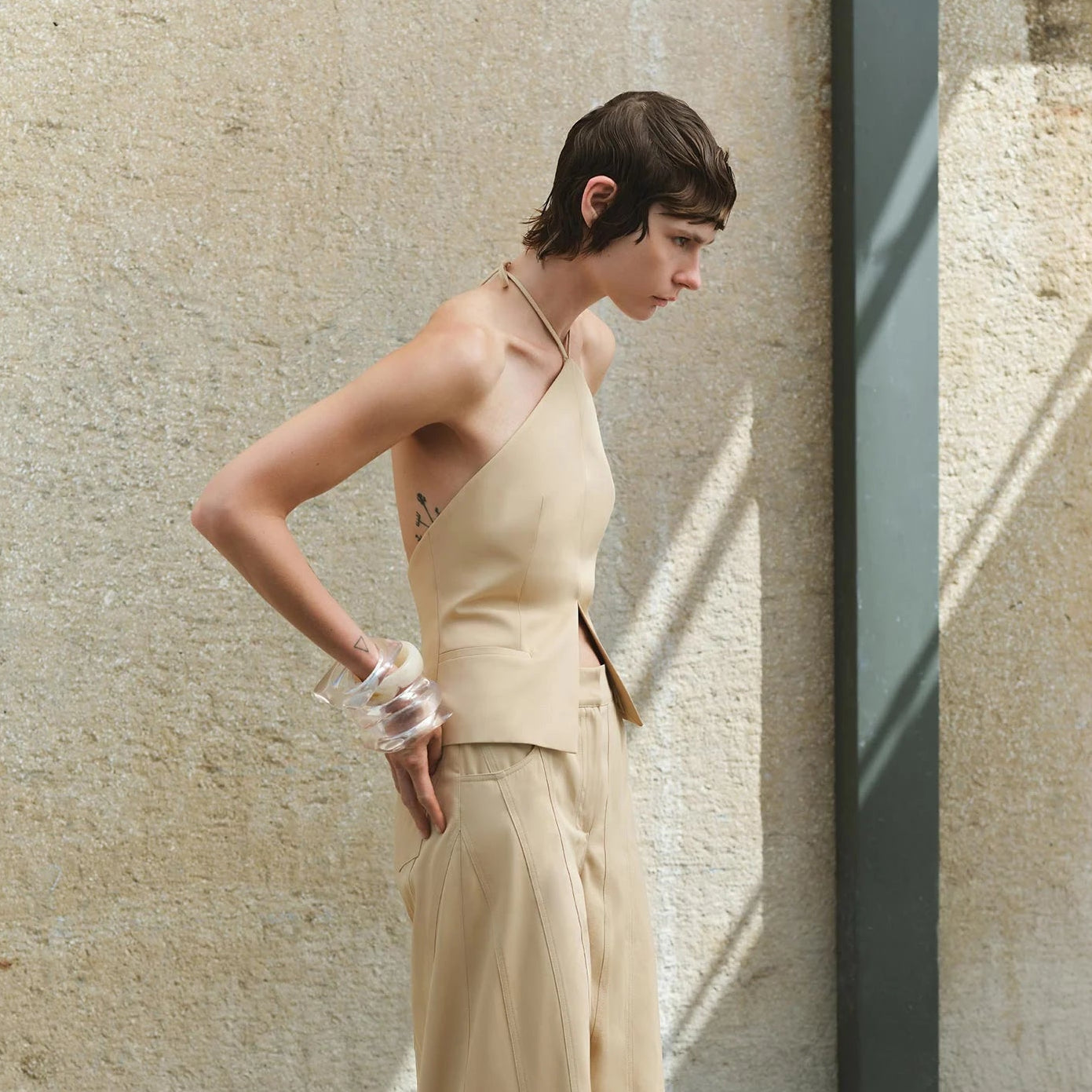 LEONIE OPEN-BACK TRIANGLE-NECK VEST